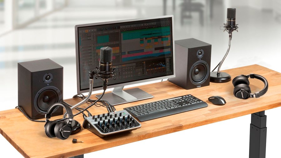 importants podcast equipments to buy